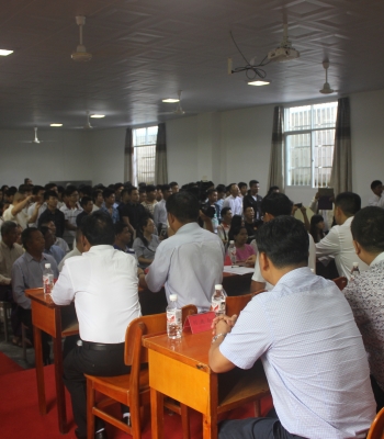 缅甸驻昆明总领事馆梭柏总领事和中缅两国市政府官员参加我校2017秋季开学典